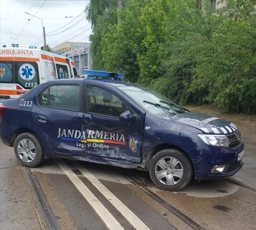 Autospeciala Jandarmeriei Brăila, implicată într-un accident, sursa: Jandarmeria Brăila