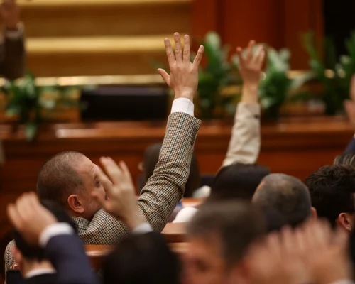 Prima ședință a Camerei Deputaților în noua componență după alegerile parlamentare, la Palatul Parlamentului din București. FOTO Inquam Photos / George Călin
