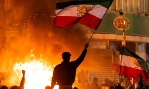 proteste violente in Iran foto X @gghamari jfif