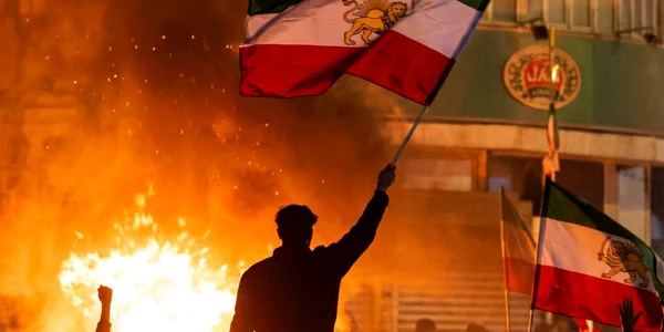 proteste violente in Iran foto X @gghamari jfif