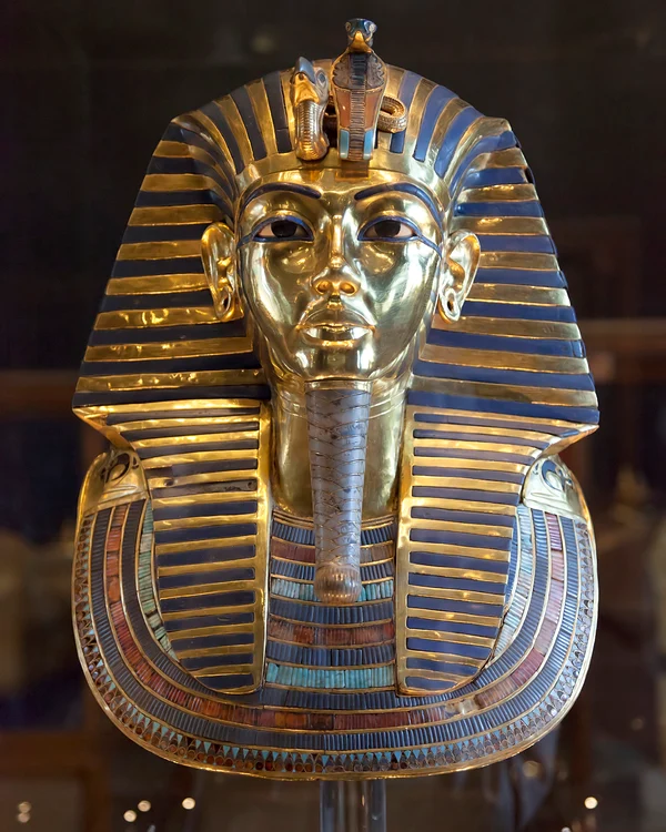 Masca mortuară a lui Tutankhamon (© Roland Unger / Wikimedia Commons)