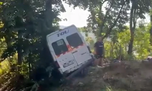 Accident grav în Câmpulung cu un microbuz FOTO Captură video