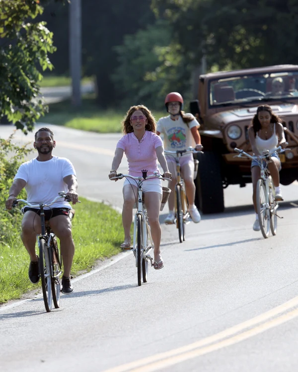 Jennifer Lopez la plimbare cu bicicleta, Profimedia (1) jpg