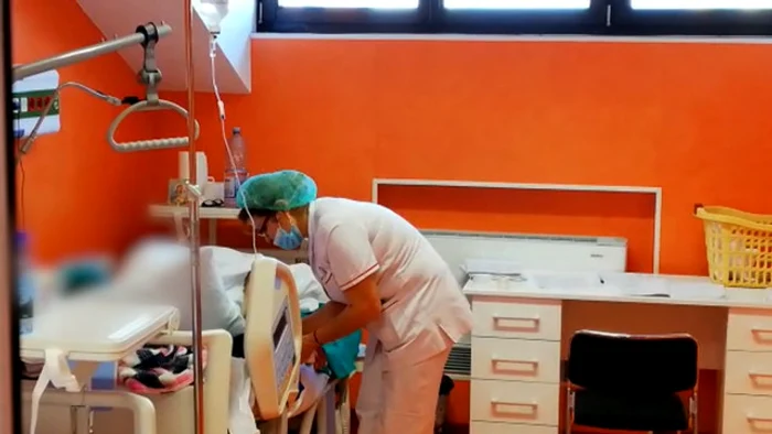 Un bărbat cu arsuri pe jumătate din corp, refuzat de spitale.