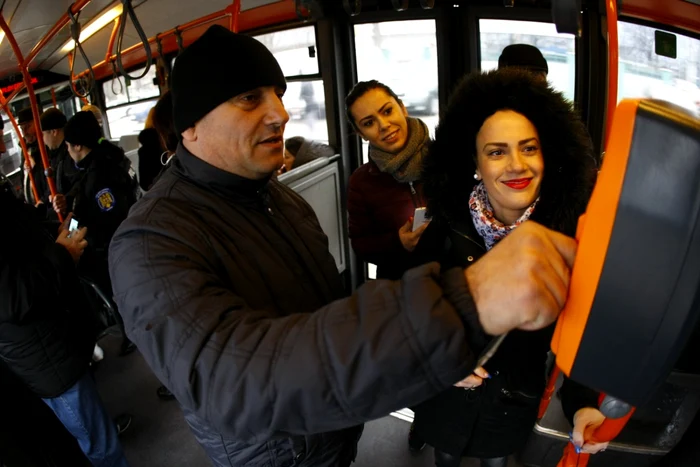 Călătorii vor avea acces gratuit la internet wireless în RATB