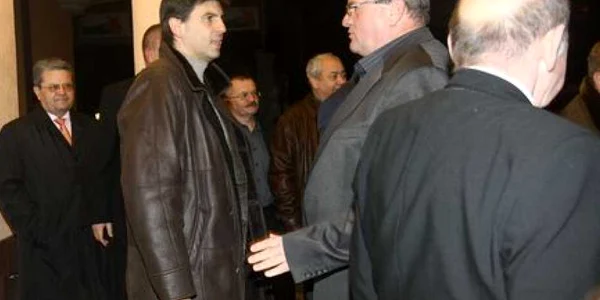 Lupescu (stânga) beneficiază de sprijinul necontenit al lui Mureşan
