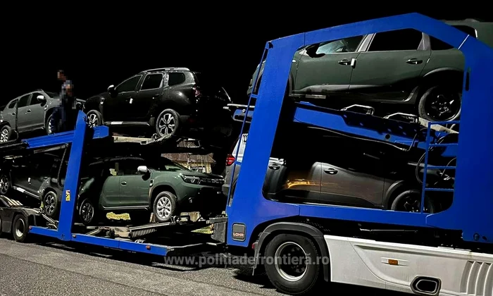 O parte s-au ascuns în autoturisme FOTO Poliția de Frontieră 