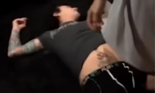 Tommy Lee deschidere jpeg