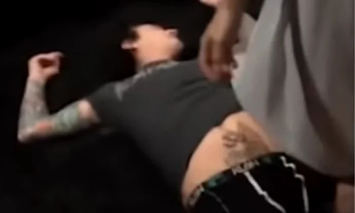 Tommy Lee deschidere jpeg
