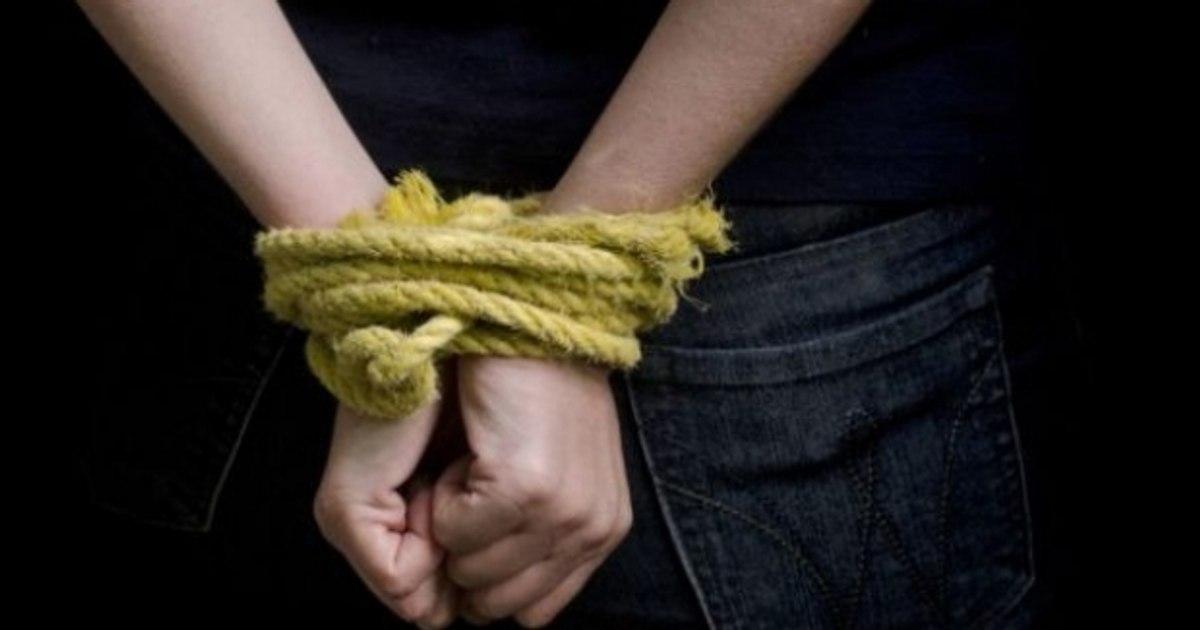 Răpire și violență în București. Femeie agresată de soția unui mafiot.