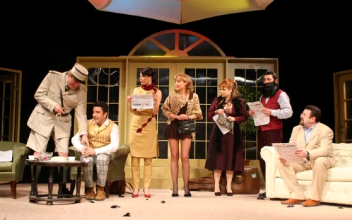 ăScenă din spectacolul „Pijamalele” care se joacă la Teatrul Metropolis         FOTO Teatrul Metropolis