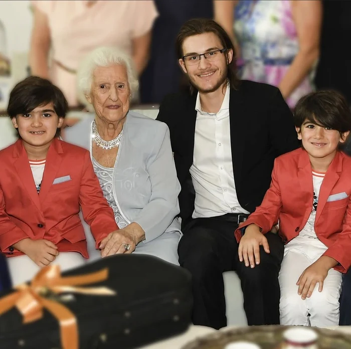 Celine Dion a postat o poză cu cei 3 băieți și mama sa FOTO: Instagram