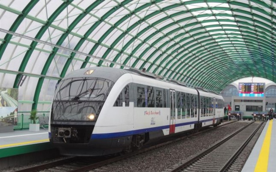 Circulaţia trenurilor pe ruta Bucureşti Nord-Aeroportul Henri Coandă, suspendată cinci ore zilnic în perioada 14 - 17 octombrie