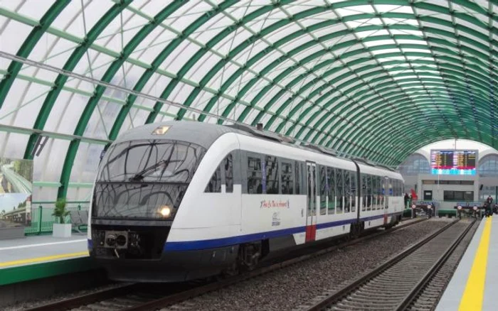 tren aeroport otopeni Foto Asociaţia Metrou Uşor