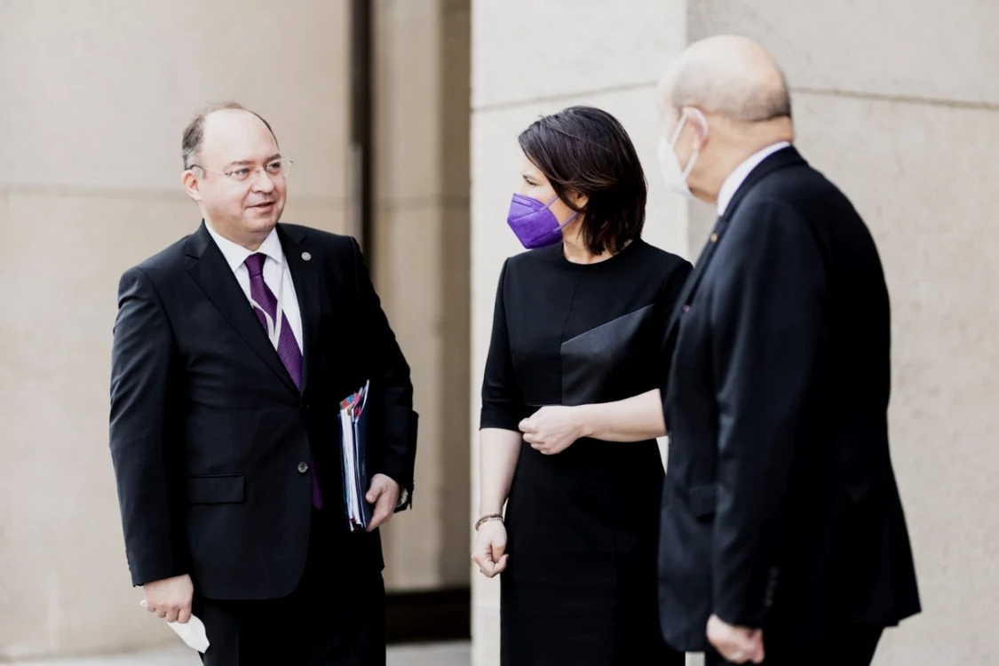 Conferinţa internaţională de sprijin pentru Republica Moldova a fost organizată la propunerea şefilor diplomaţiilor de la Bucureşti, Berlin şi Paris. FOTO: Facebook/ MAE