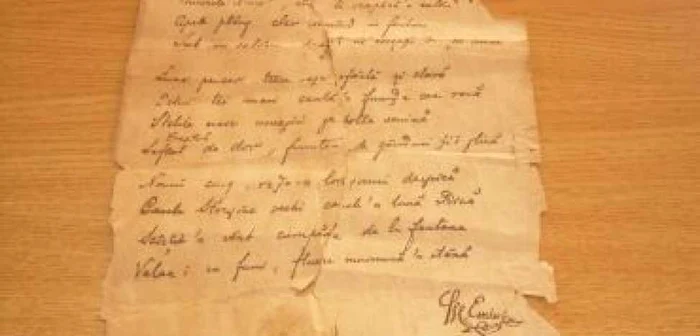 Botoşani: Posibil manuscris al poeziei eminesciene „Sara pe Deal”, în posesia unui elev