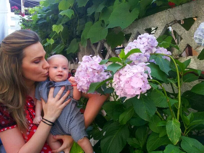 Anna Lesko, împreună cu fiul ei, Adam