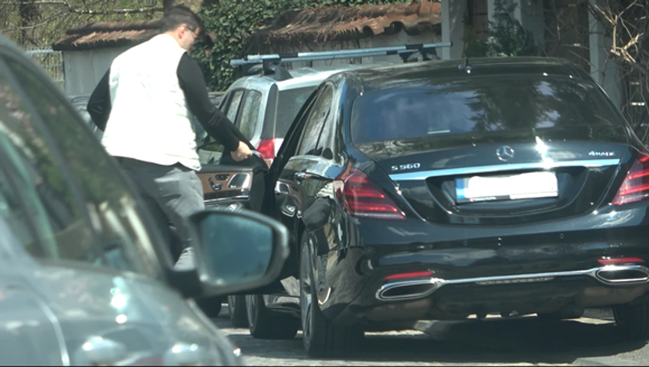 
    Momentul în  care afaceristul  i-a dat măruntul  tenismenei  