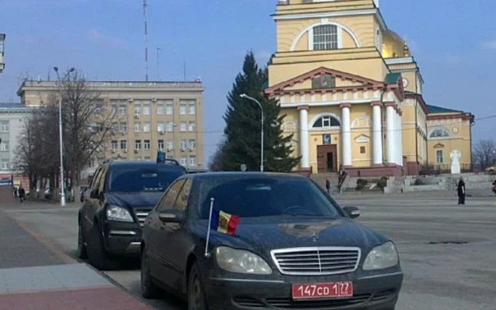 Maşini diplomatice cu însemnele Republicii Moldova