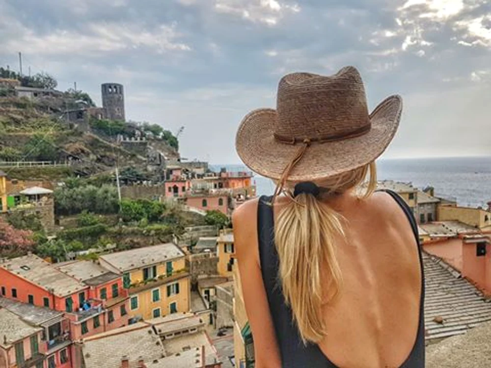 Cântăreața se află în Toscana, în Italia