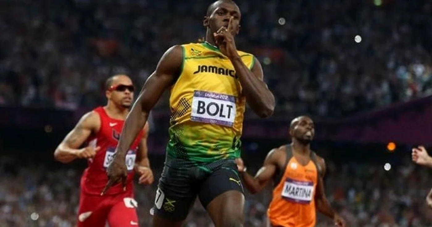 Usain Bolt la finalul cursei de 200 de metri