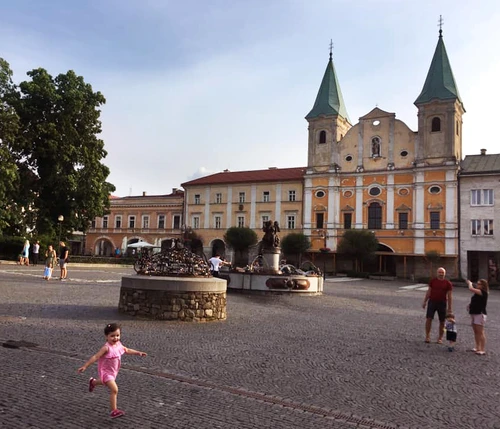 Prin Slovacia „profundă“ (I) Ne au furat slovacii brînza și slănina? jpeg