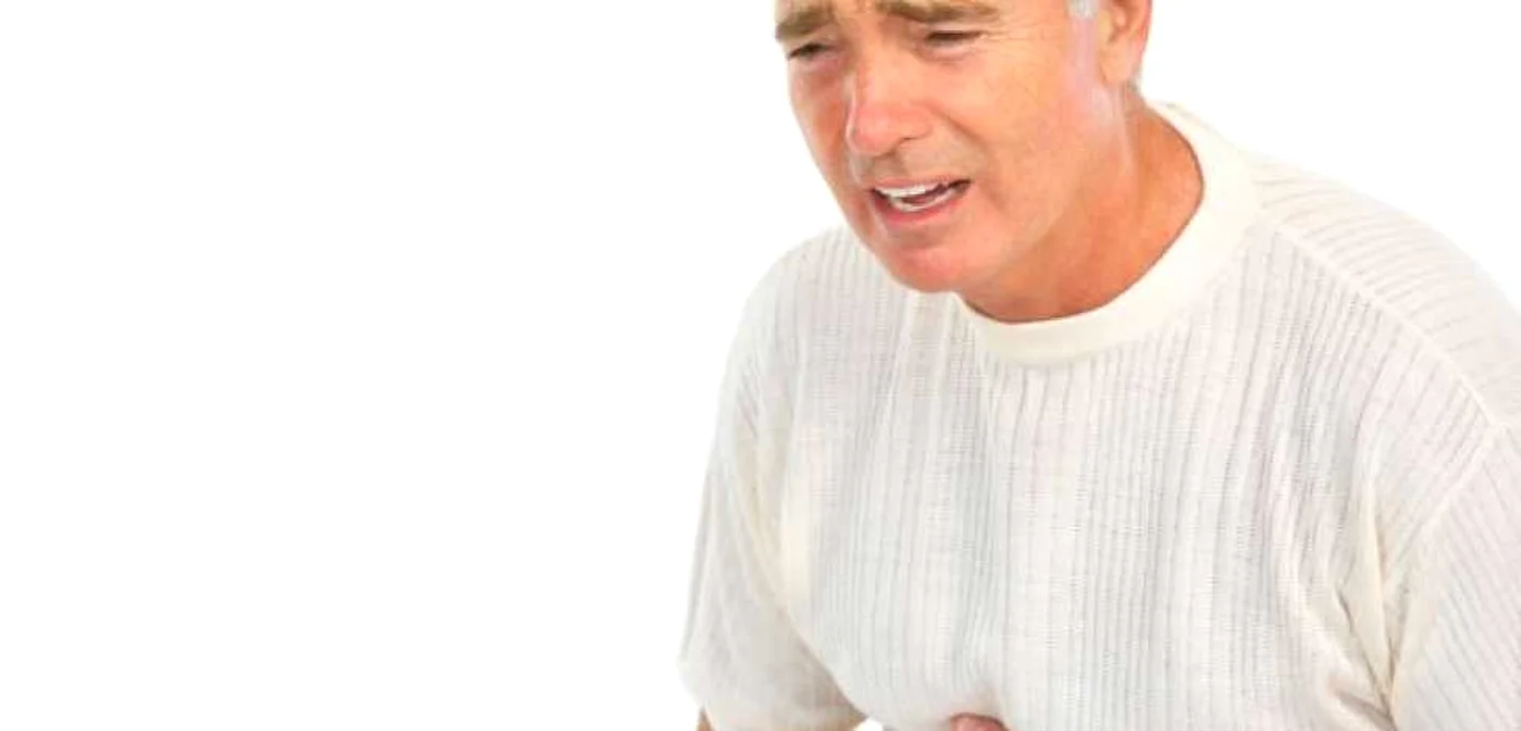 Senzaţia de arsură în capul pieptului este un simptom al refluxului gastroesofagian