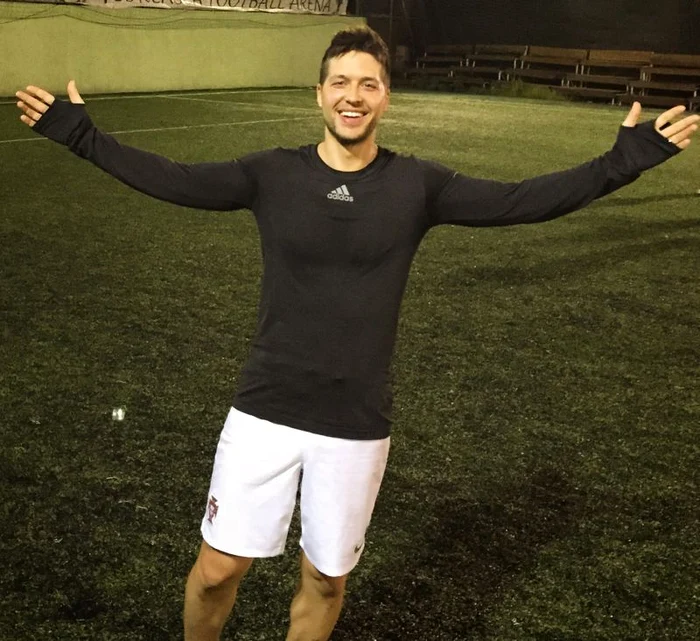 Artistul aleargă noapte târziu ca să fie în formă maximă la linia de start