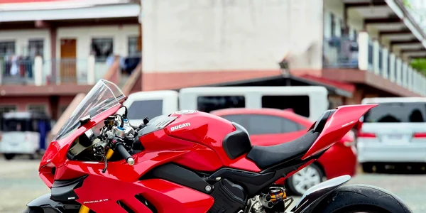motocicleta Ducati Foto Facebook jpg