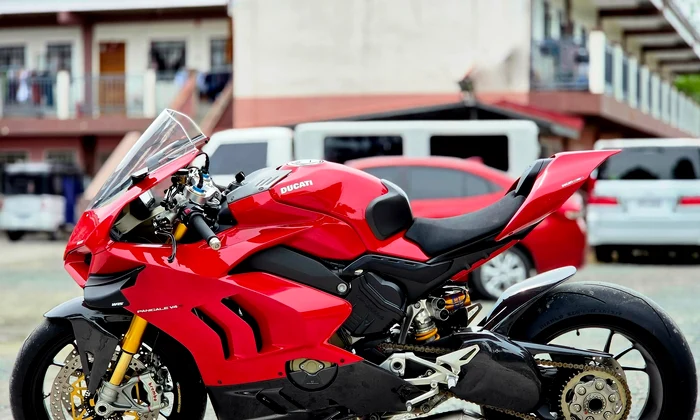 motocicleta Ducati Foto Facebook jpg