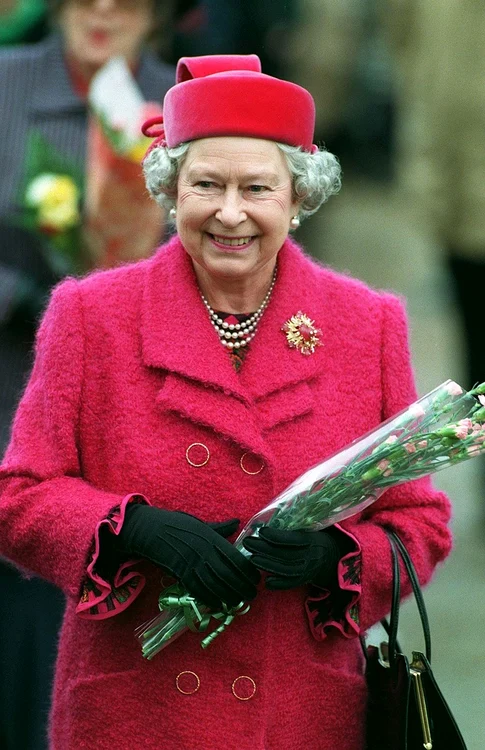 Regina Elisabeta cu palarie Marie O Regan profimedia 0720735256 jpg