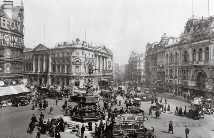 piccadilly circus  london england  1900 1920 jpg jpeg