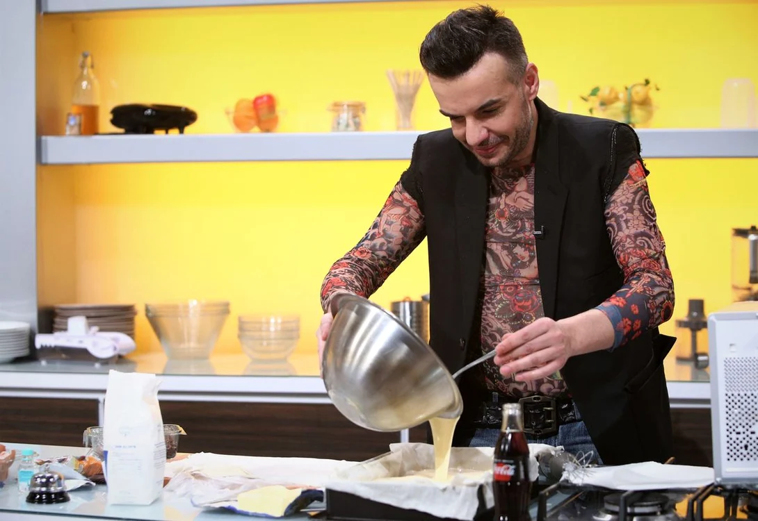 Răzvan Ciobanu a gătit plăcintă cu iaurt