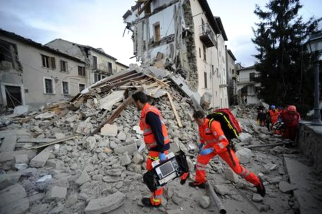 
    Pe lângă numărul impresionant de victime, seismul din Amatrice a provocat pagube materiale uriașeFoto AP  