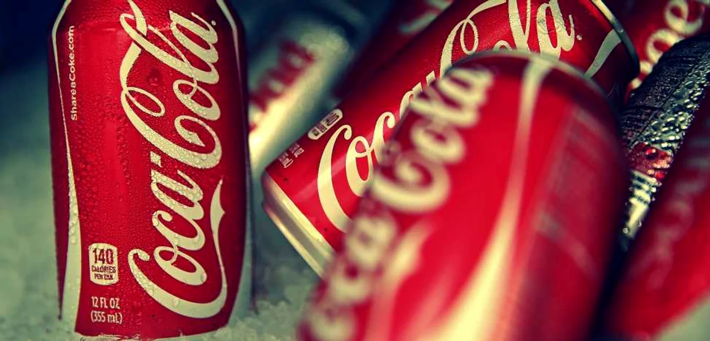 Coca Cola a vândut în primul an de la lansare doar 25 de cutii. Astăzi este cea mai populară băutură din lume FOTO: Getty Images