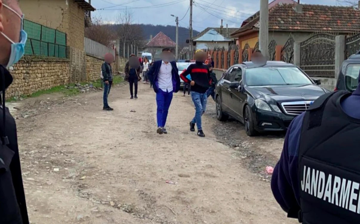 Petrecere musulmană în Babadag întreruptă de poliţişti Sursa Poliţia Tulcea