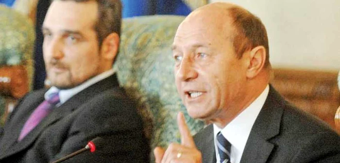 Traian Băsescu a spus că va continua să colaboreze cu Sebastian Lăzăroiu şi după revocarea sa din funcţia de ministru al Muncii