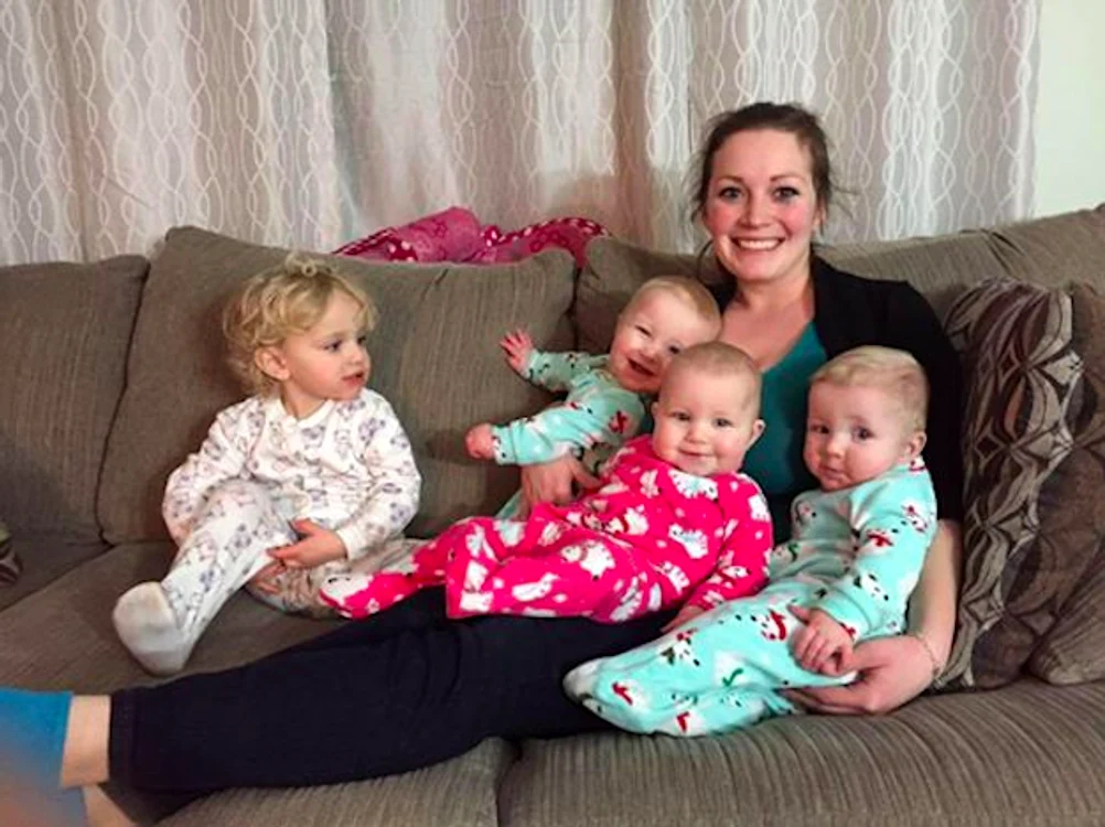Familia lor numeroasă presupune multă muncă și răbdare din partea părințilorFoto: Instagram