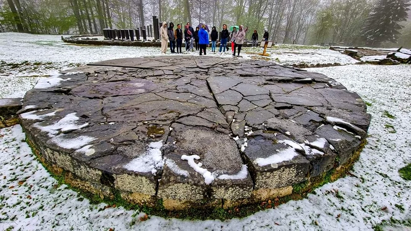 Soarele de andezit. Foto: CJ Hunedoara