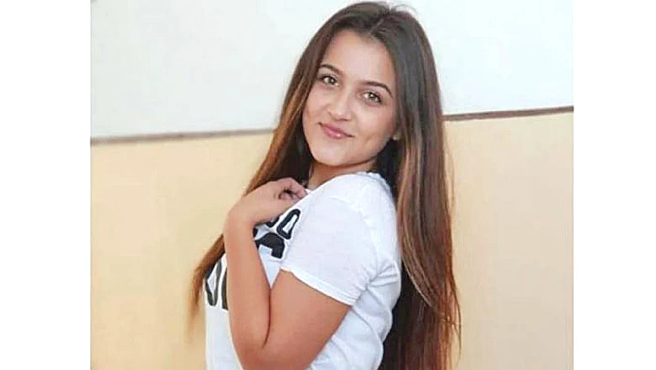 
    Luiza  Melencu, 18 ani  
