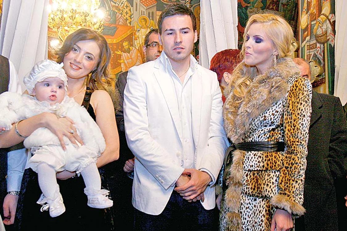 2012: În ultima vreme, Adrian e din ce  în ce mai prezent în viaţa fetiţei sale,  Rania, şi a fostei iubite, Denisa