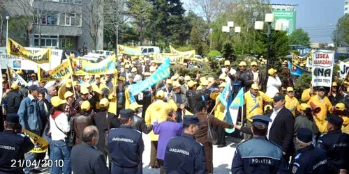 proteste forta legii 2010
