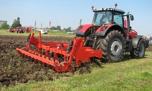 tractor pe camp jpeg