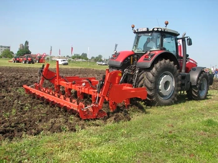 Agricultorii pot depune cereri în perioada 28 aprilie - 31 octombrie