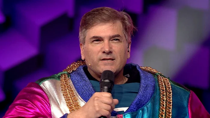 Masca simpaticului Panda a fost purtată de Mircea Radu