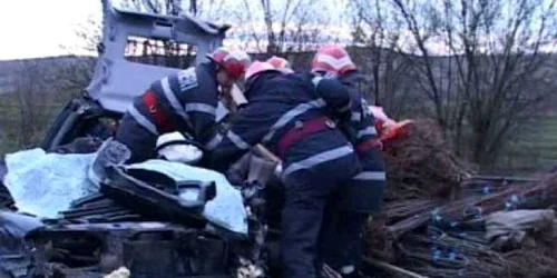 Şoferul vinovat a murit pe loc