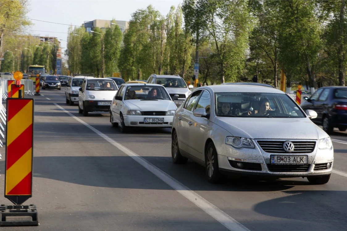 Traficul rutier va fi restricţionat