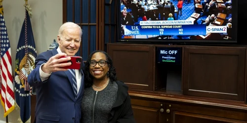 Joe Biden şi Ketanji Brown Jackson Foto Twitter