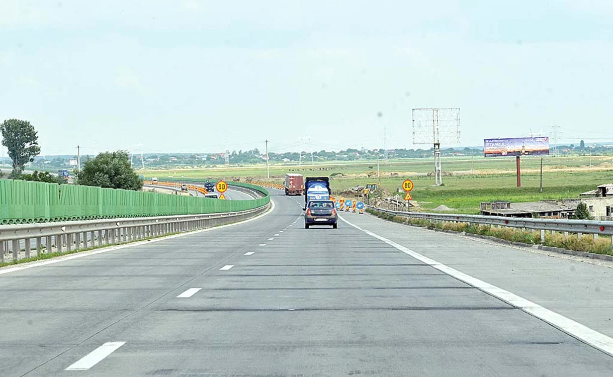 În zona lucrărilor sunt restricții de 60 km/h
