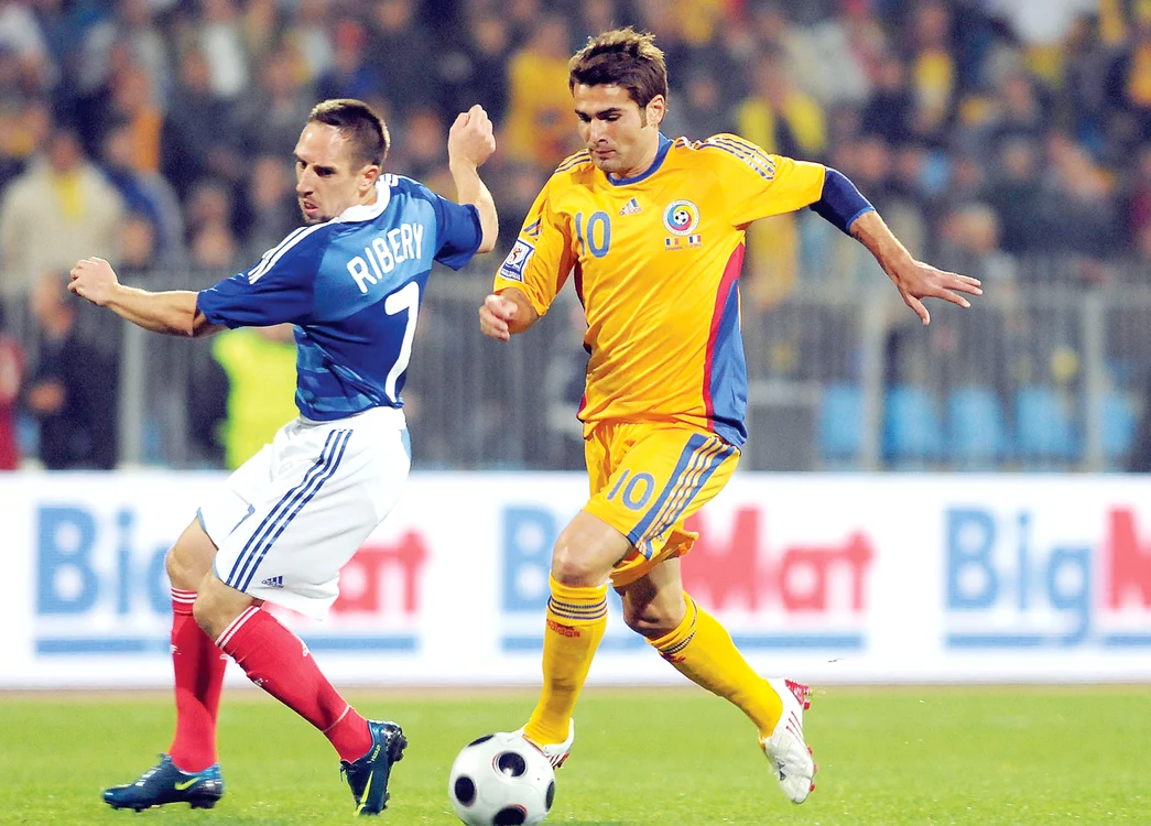 În urmă cu câţiva ani, Adrian Mutu era liderul echipei naţionale a României. Acum, este doar rezervă în campionatul Indiei Foto: AP
